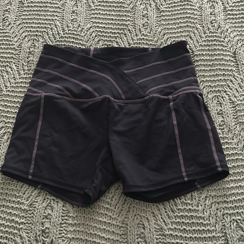 Oiselle meter shorts size 4